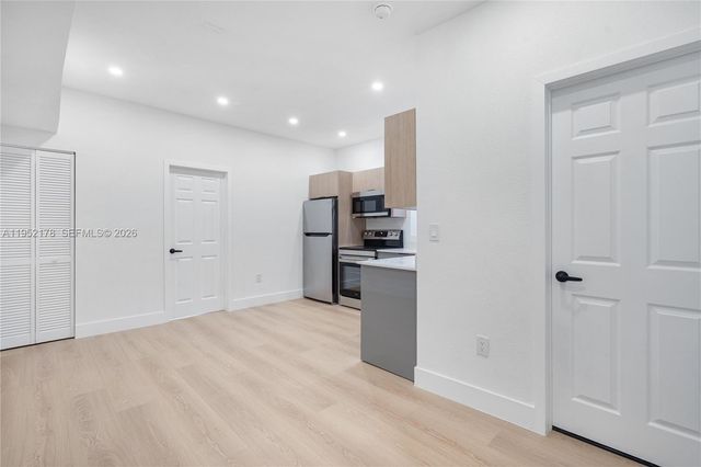 629 SW 10th Ave 1, Miami, FL 33130