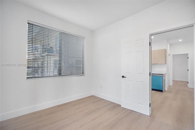 629 SW 10th Ave 1, Miami, FL 33130