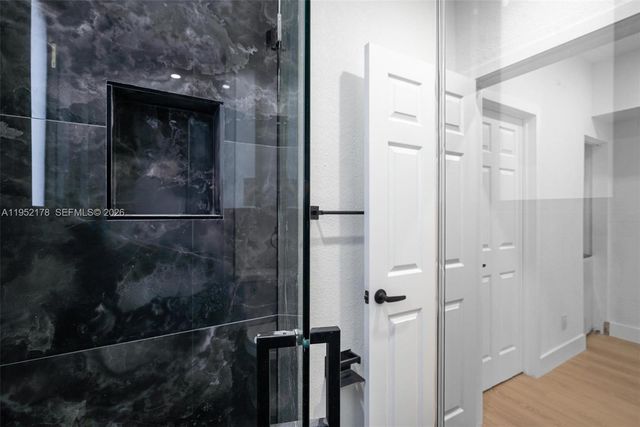 629 SW 10th Ave 1, Miami, FL 33130