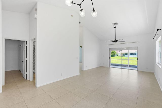 6616 Marissa Circle, Lake Worth, FL 33467