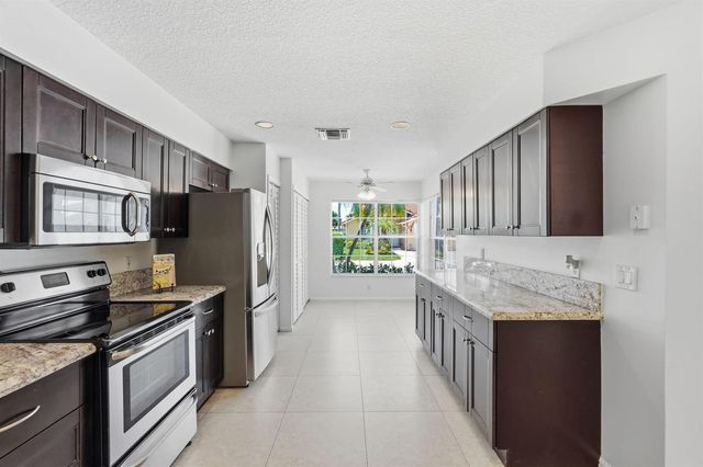 6616 Marissa Circle, Lake Worth, FL 33467