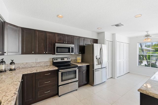6616 Marissa Circle, Lake Worth, FL 33467