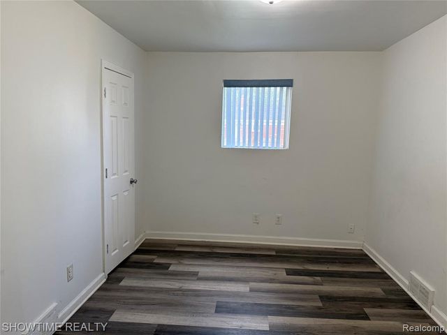 30486 Groveland Street, Madison Heights, MI 48071