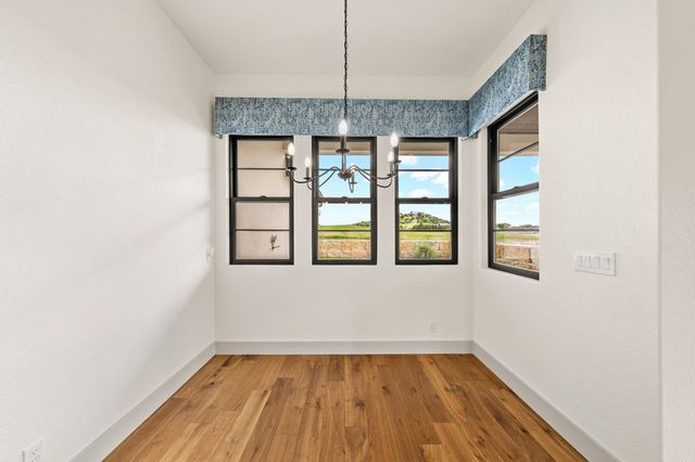 1025 Comanche Hills Dr, Kerrville, TX 78028