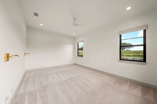 1025 Comanche Hills Dr, Kerrville, TX 78028