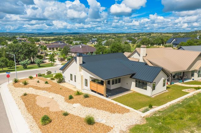 1025 Comanche Hills Dr, Kerrville, TX 78028