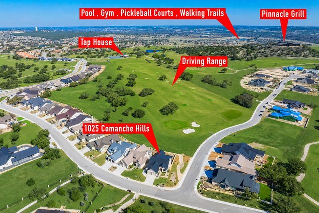 1025 Comanche Hills Dr, Kerrville, TX 78028
