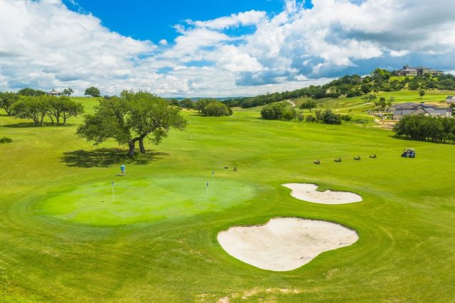 1025 Comanche Hills Dr, Kerrville, TX 78028