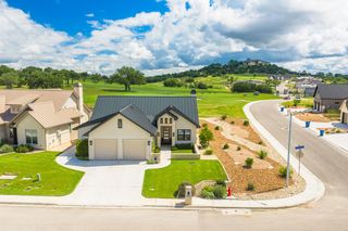 1025 Comanche Hills Dr, Kerrville, TX 78028