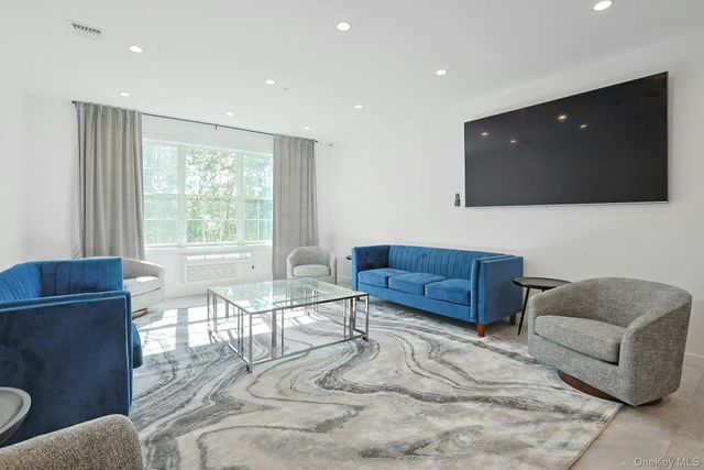 962 S Route 9W 103, Congers, NY 10920