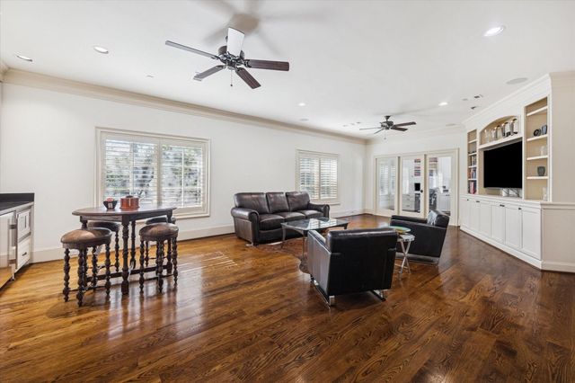 7 Leisure Lane, Bunker Hill Village, TX 77024