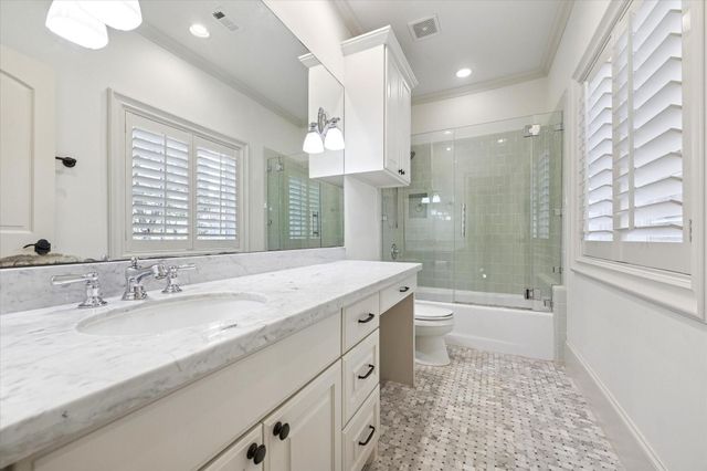 7 Leisure Lane, Bunker Hill Village, TX 77024