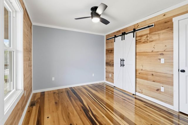 360 Pumpkin Creek Circle, Jamestown, KY 42629