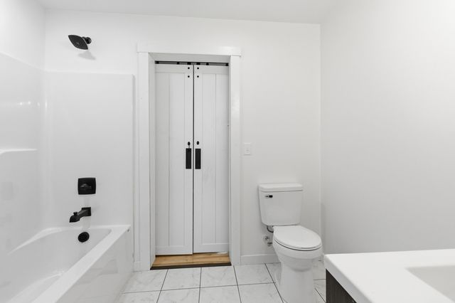 360 Pumpkin Creek Circle, Jamestown, KY 42629