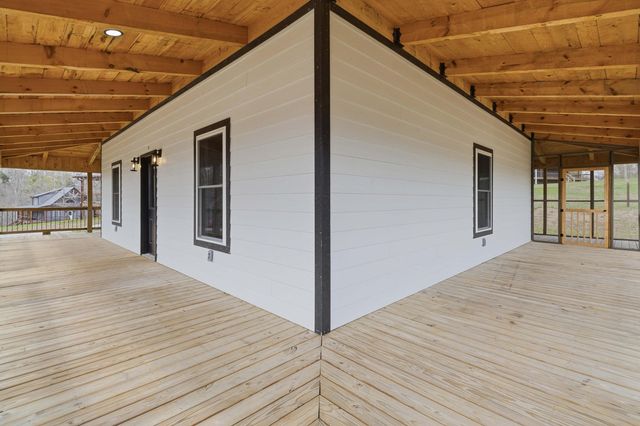 360 Pumpkin Creek Circle, Jamestown, KY 42629