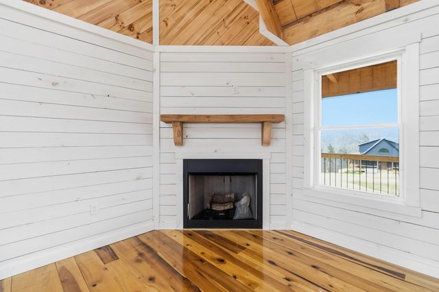 360 Pumpkin Creek Circle, Jamestown, KY 42629