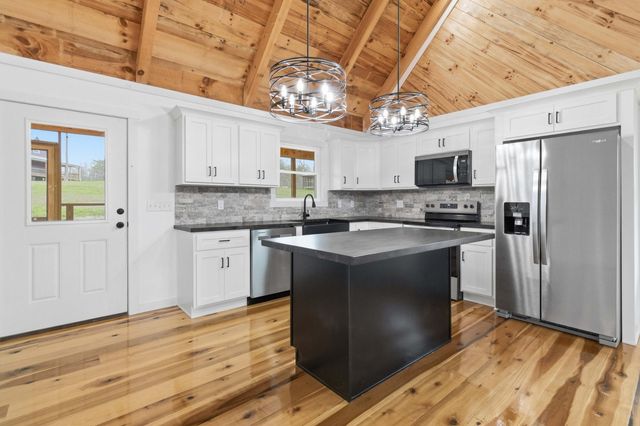 360 Pumpkin Creek Circle, Jamestown, KY 42629