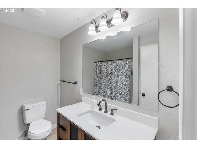 310 W BROADWAY St, Goldendale, WA 98620