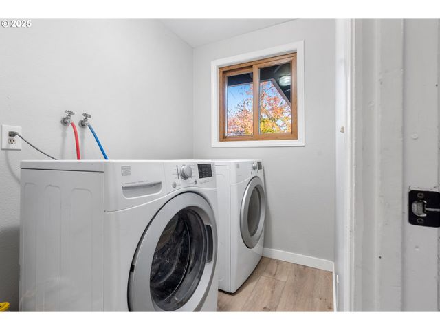 310 W BROADWAY St, Goldendale, WA 98620