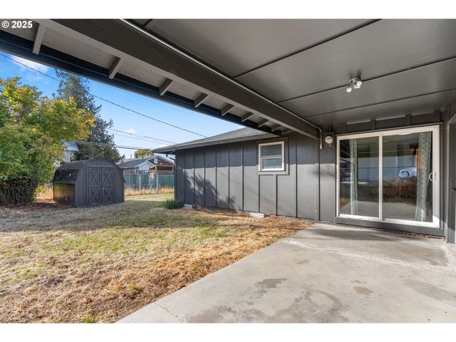 310 W BROADWAY St, Goldendale, WA 98620