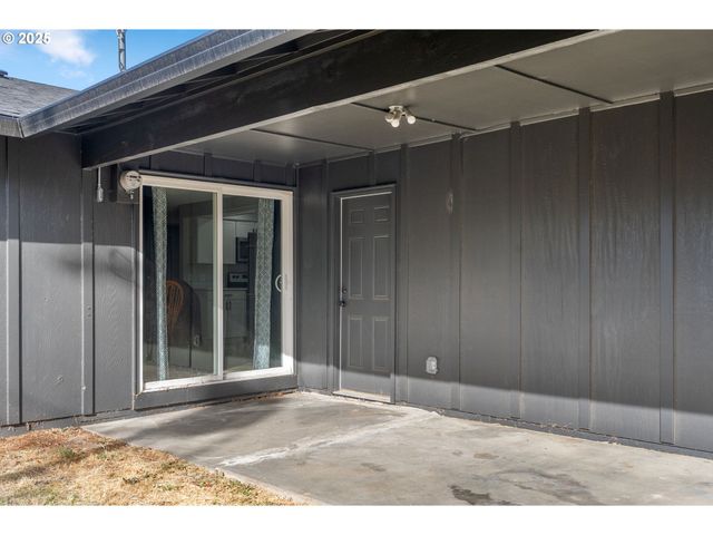 310 W BROADWAY St, Goldendale, WA 98620