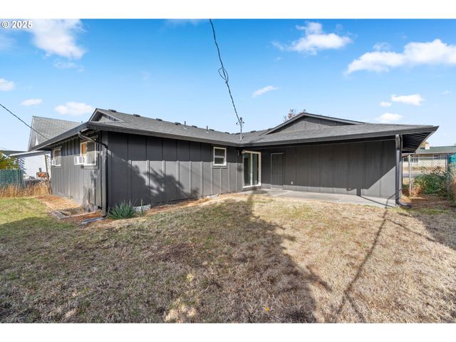 310 W BROADWAY St, Goldendale, WA 98620