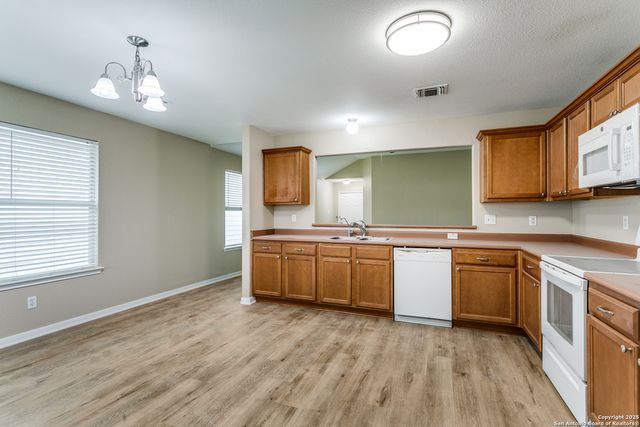 5735 Cardinal Falls, San Antonio, TX 78239