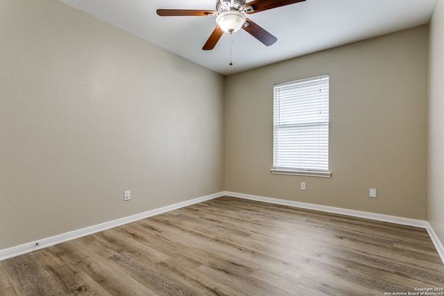 5735 Cardinal Falls, San Antonio, TX 78239