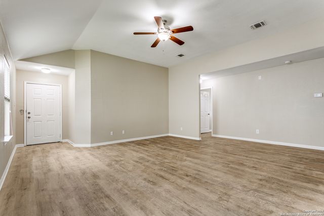 5735 Cardinal Falls, San Antonio, TX 78239