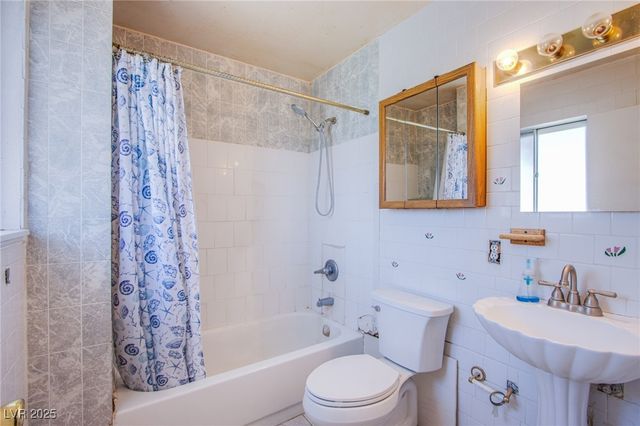 6225 Arlington Avenue, Las Vegas, NV 89107