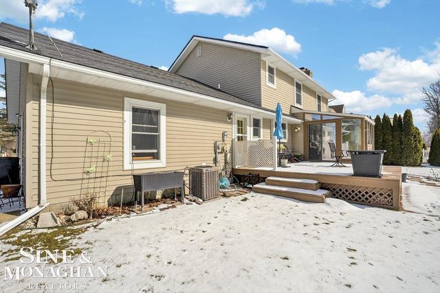 745 Victorian Woods Court, Marysville, MI 48040