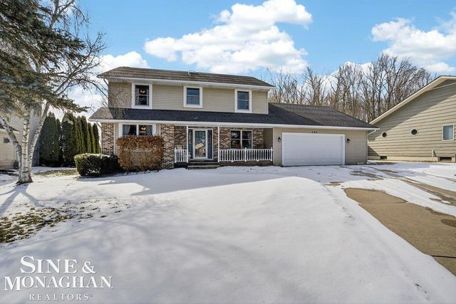 745 Victorian Woods Court, Marysville, MI 48040