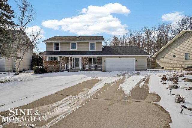 745 Victorian Woods Court, Marysville, MI 48040