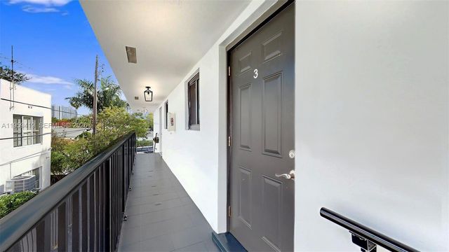 329 SW 9th Ave, Miami, FL 33130