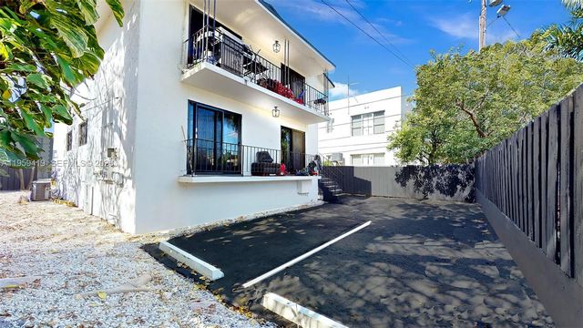 329 SW 9th Ave, Miami, FL 33130