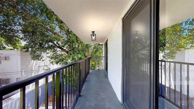 329 SW 9th Ave, Miami, FL 33130