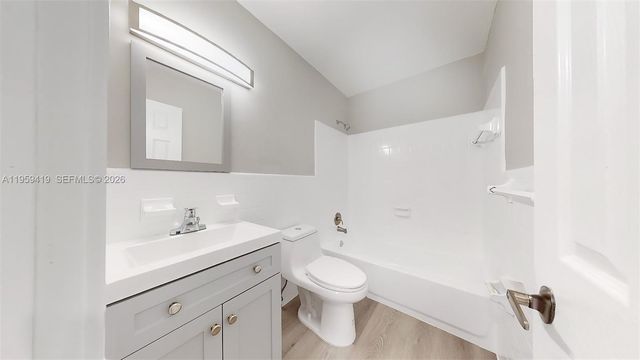 329 SW 9th Ave, Miami, FL 33130