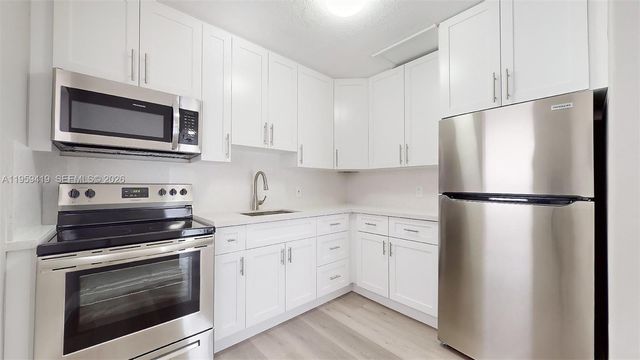 329 SW 9th Ave, Miami, FL 33130