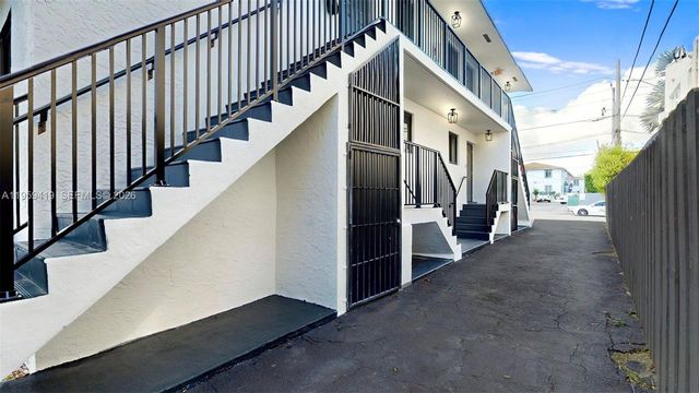 329 SW 9th Ave, Miami, FL 33130