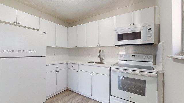 329 SW 9th Ave, Miami, FL 33130