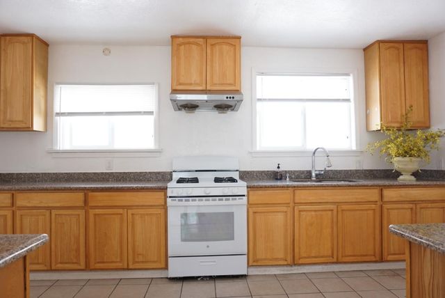 2950 68th Avenue, Oakland, CA 94605