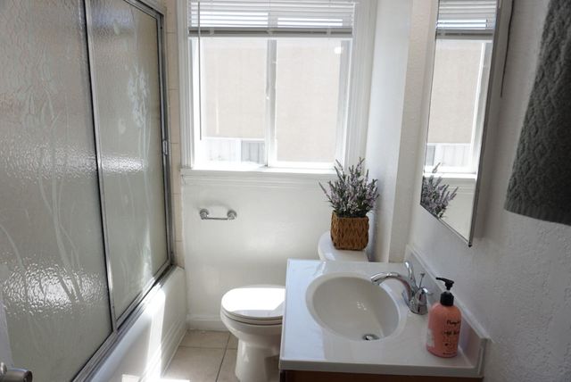 2950 68th Avenue, Oakland, CA 94605