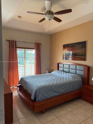 4481 NW 163rd St, Miami Gardens, FL 33054