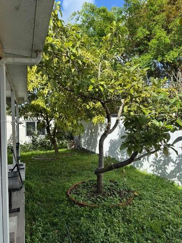 4481 NW 163rd St, Miami Gardens, FL 33054