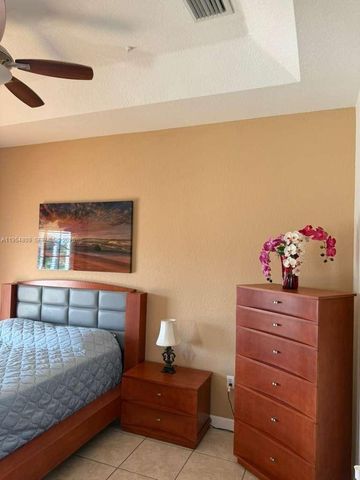 4481 NW 163rd St, Miami Gardens, FL 33054