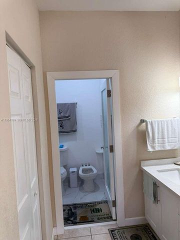 4481 NW 163rd St, Miami Gardens, FL 33054