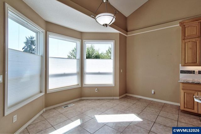 2896 Mapleleaf Ct NW, Salem, OR 97304
