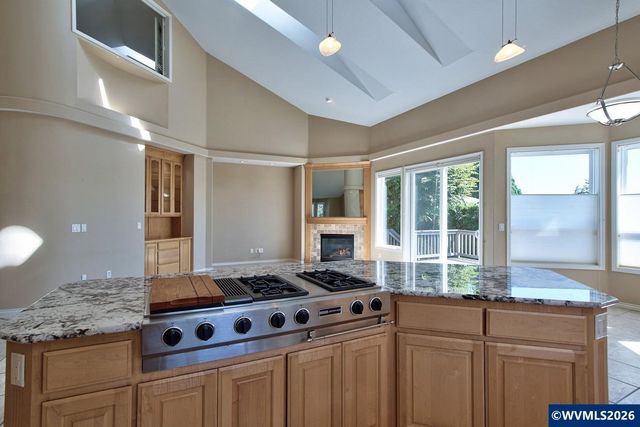 2896 Mapleleaf Ct NW, Salem, OR 97304