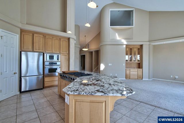 2896 Mapleleaf Ct NW, Salem, OR 97304