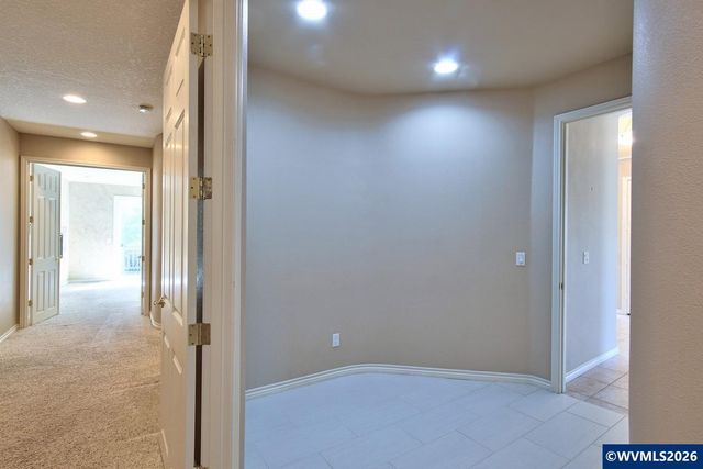 2896 Mapleleaf Ct NW, Salem, OR 97304